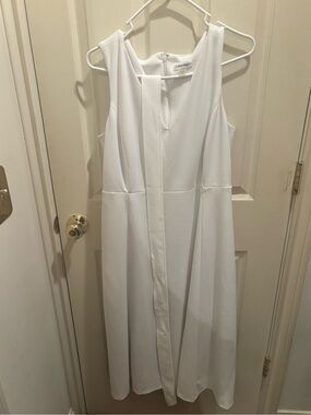 Calvin Klein White Sleeveless Midi Dress with Subtle Front Seam and belt. Large